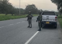 Los integrantes del Ejército apoyan a los policías a la hora de adelantar controles en los barrios y vías de acceso al municipio de Puerto Tejada, Cauca.