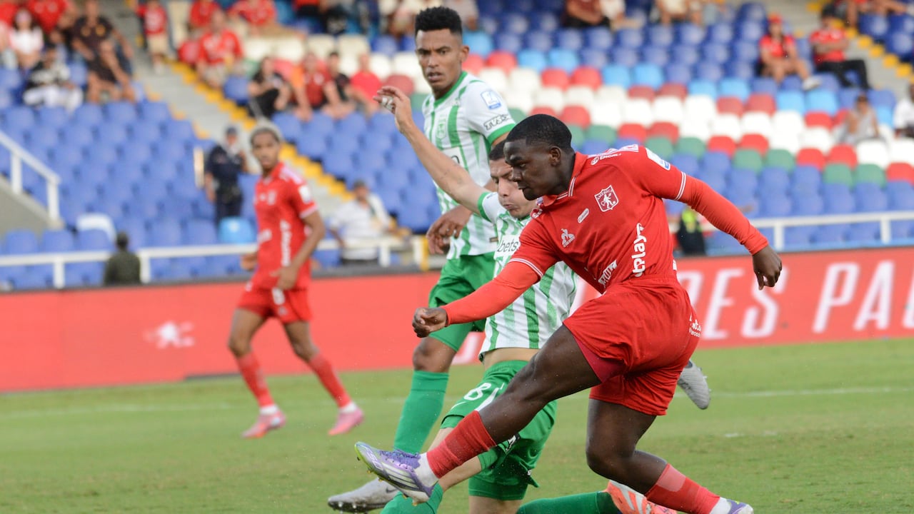 Fútbol: América 3 Nacional 2 en el último partido de los cuadrangulares de la Liga Betplay. Foto José L Guzmán. EL País