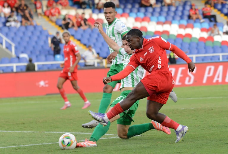 Fútbol: América 3 Nacional 2 en el último partido de los cuadrangulares de la Liga Betplay. Foto José L Guzmán. EL País