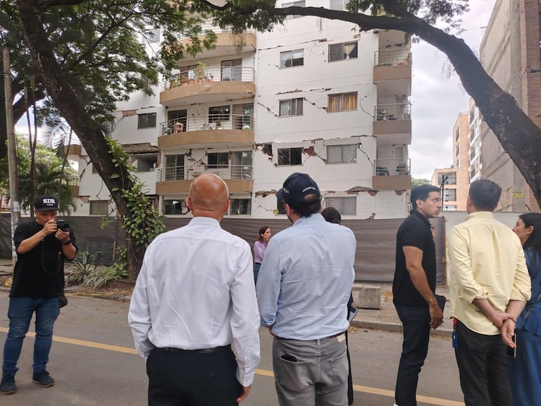 Alcaldía de Cali explora modelo de vivienda de Singapur para la reconstrucción tras el terremoto