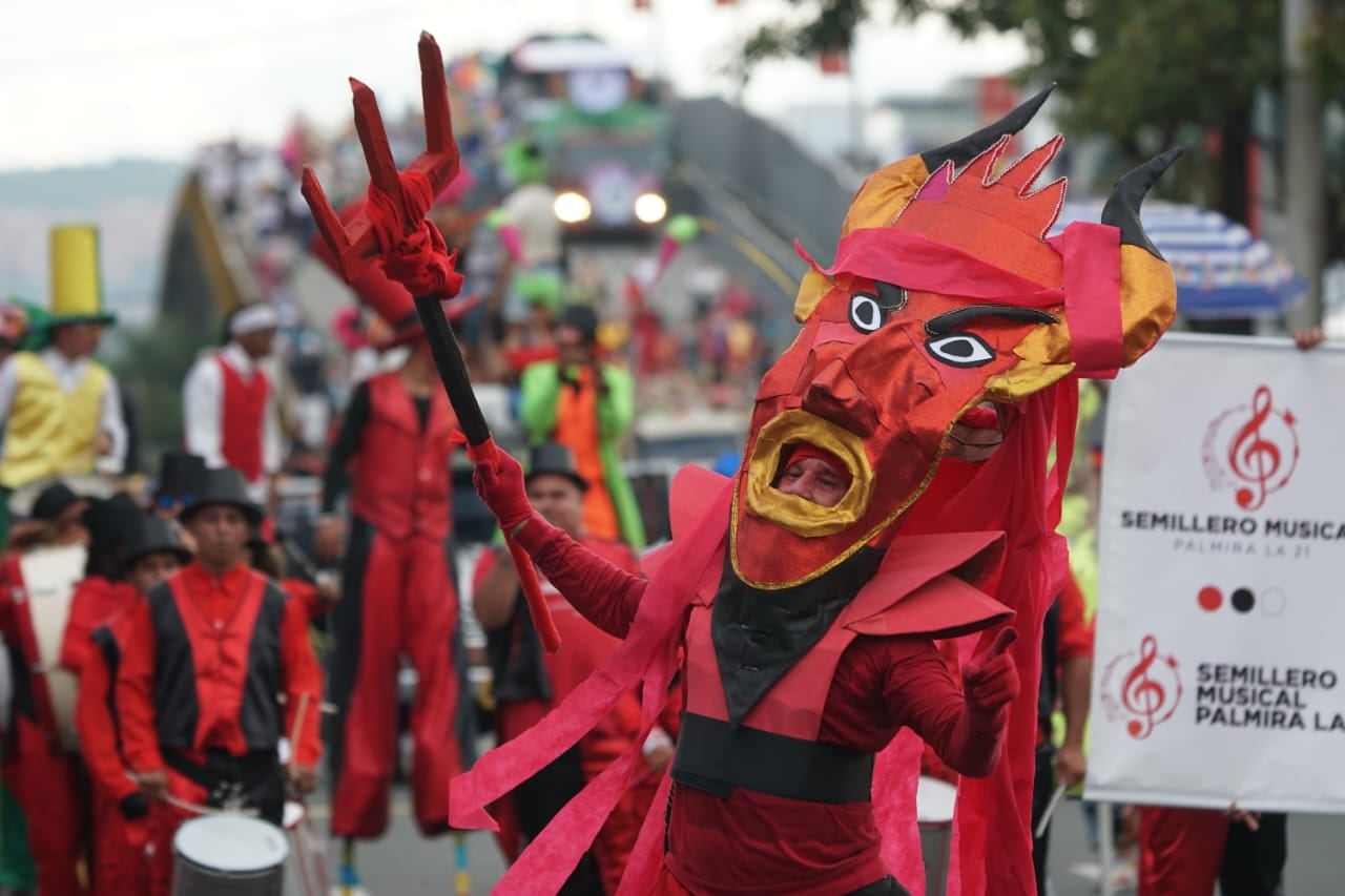 Postal del desfile de la Fiesta de Mi Pueblo de la Feria de Cali 2025, en la tarde de este viernes 26 de diciembre.