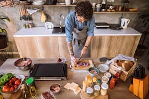 Grupo Éxito requiere un auxiliar de carnes en su equipo.