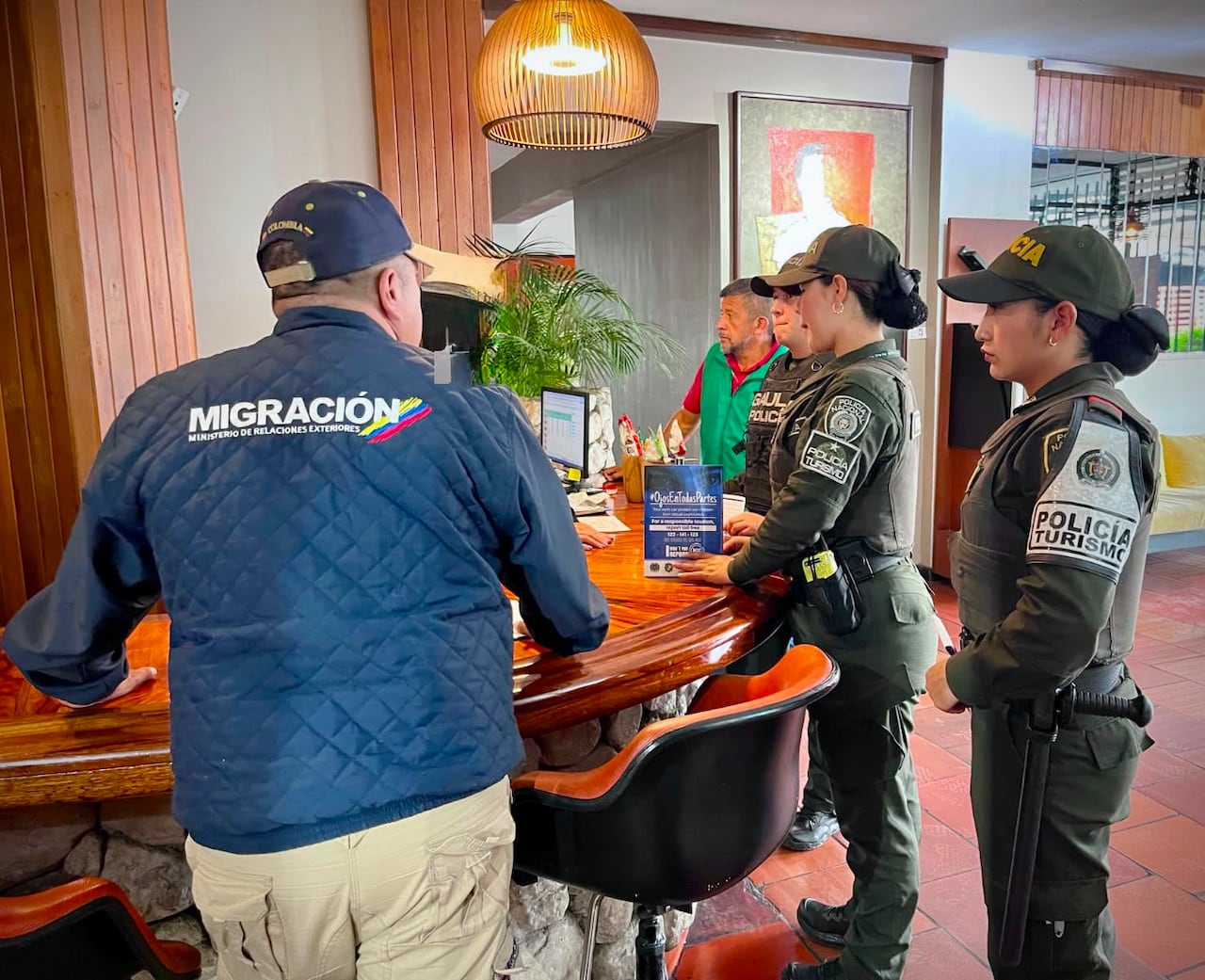 La Policía Nacional reiteró el llamado a la ciudadanía para denunciar cualquier hecho que vulnere los derechos de los niños, niñas y adolescentes y contribuir a la construcción de entornos seguros.