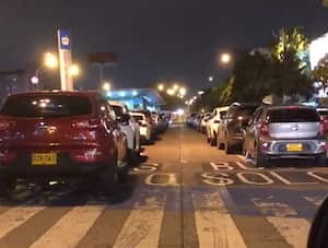 Ciudadanos aseguraron que en las últimas semanas se venía ocupando uno de los dos carriles del MÍO frente a la estación Manzana del Saber, no dos como ahora.