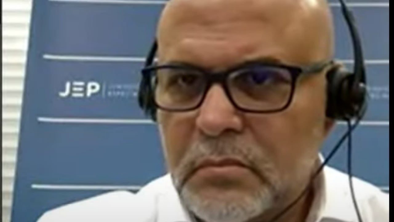 Salvatore Mancuso rinde declaración ante la JEP.