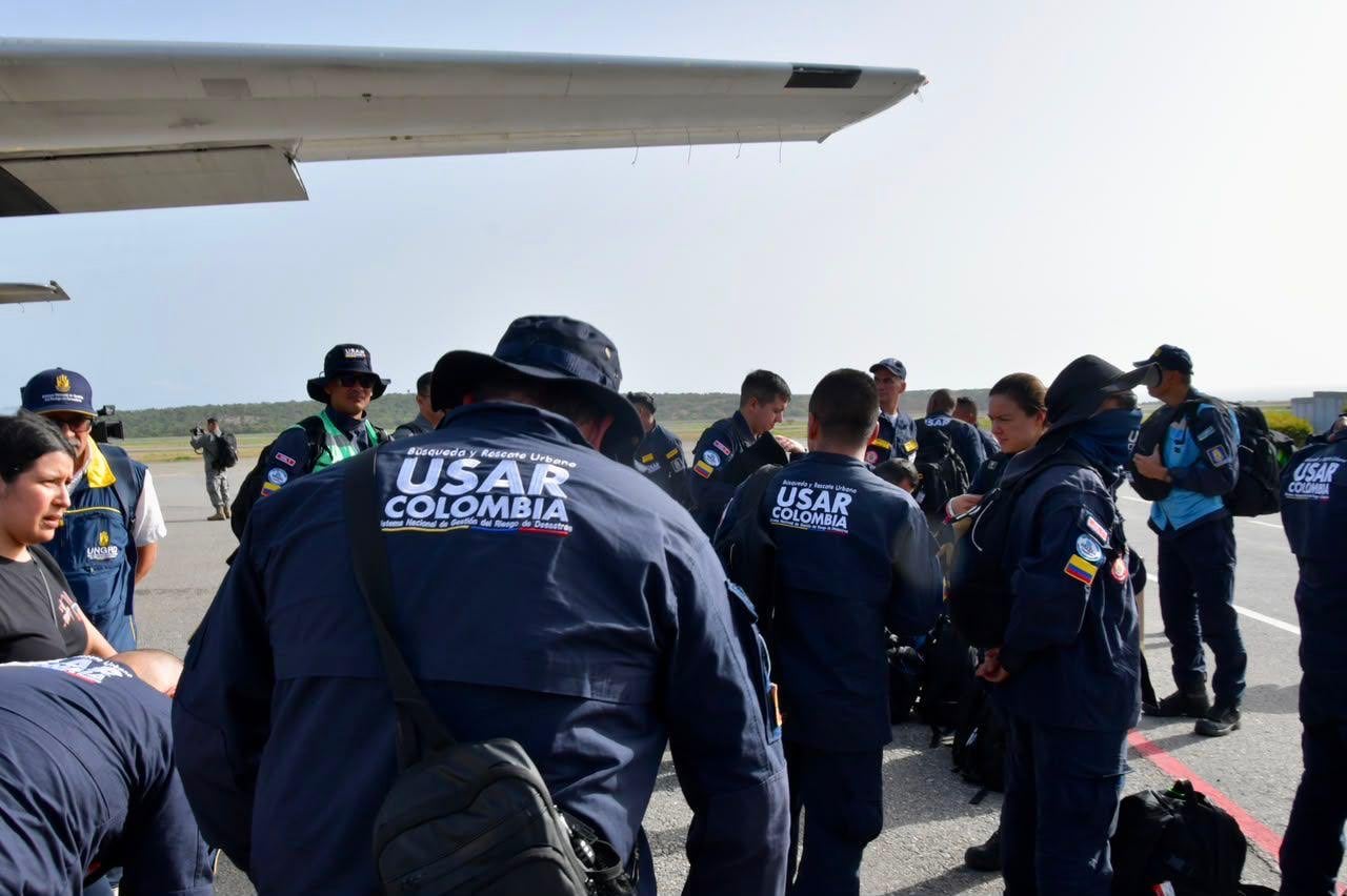 Este viernes aterrizó en Caracas el equipo USAR COL-1, la unidad élite de búsqueda y rescate urbano.