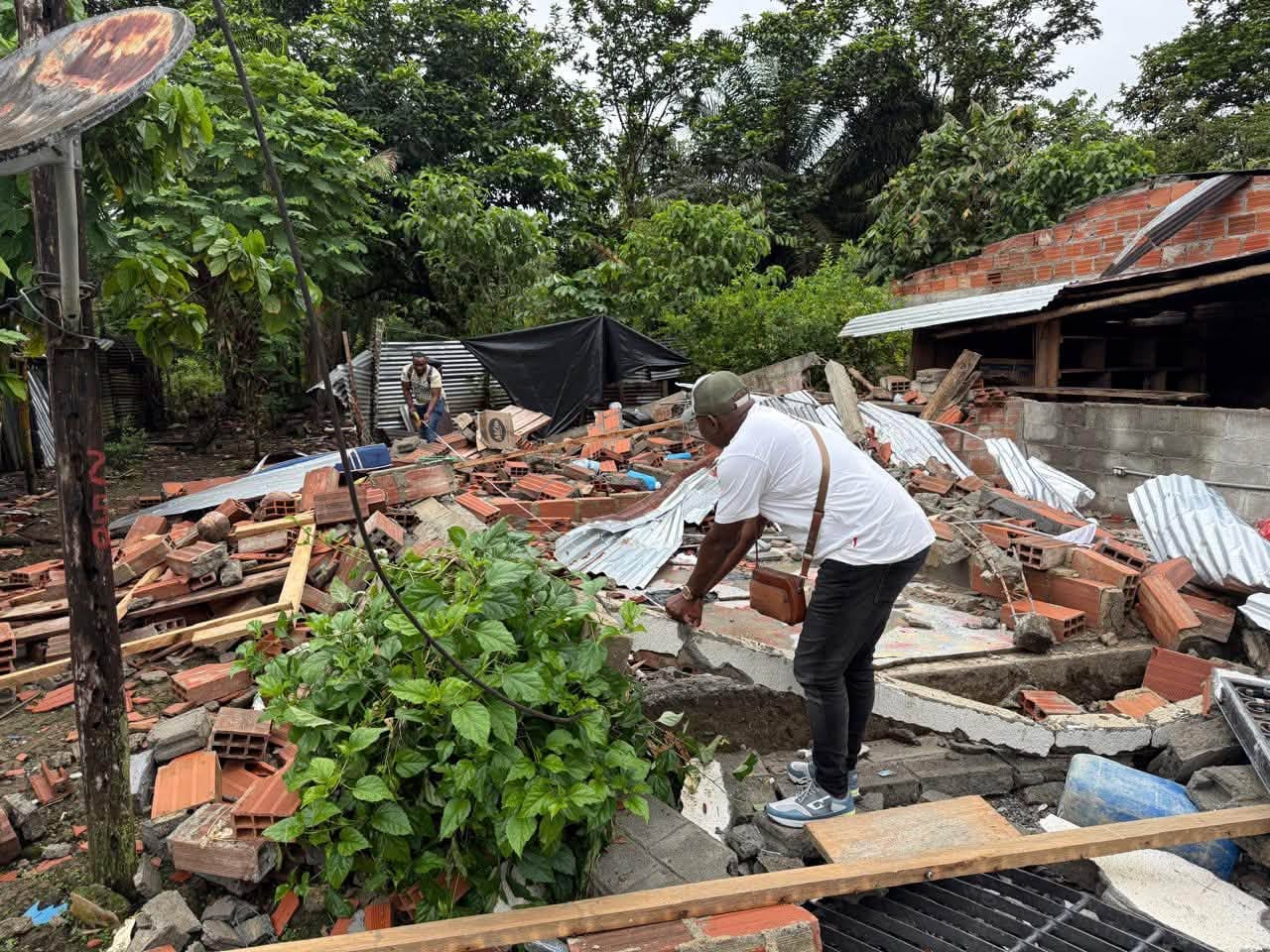 A los daños provocados por el terremoto en Sipí, Chocó, sus pobladores le suman las afectaciones de un vendaval y los desplazados por los ataques con drones entre el ELN y el Clan del Golfo.