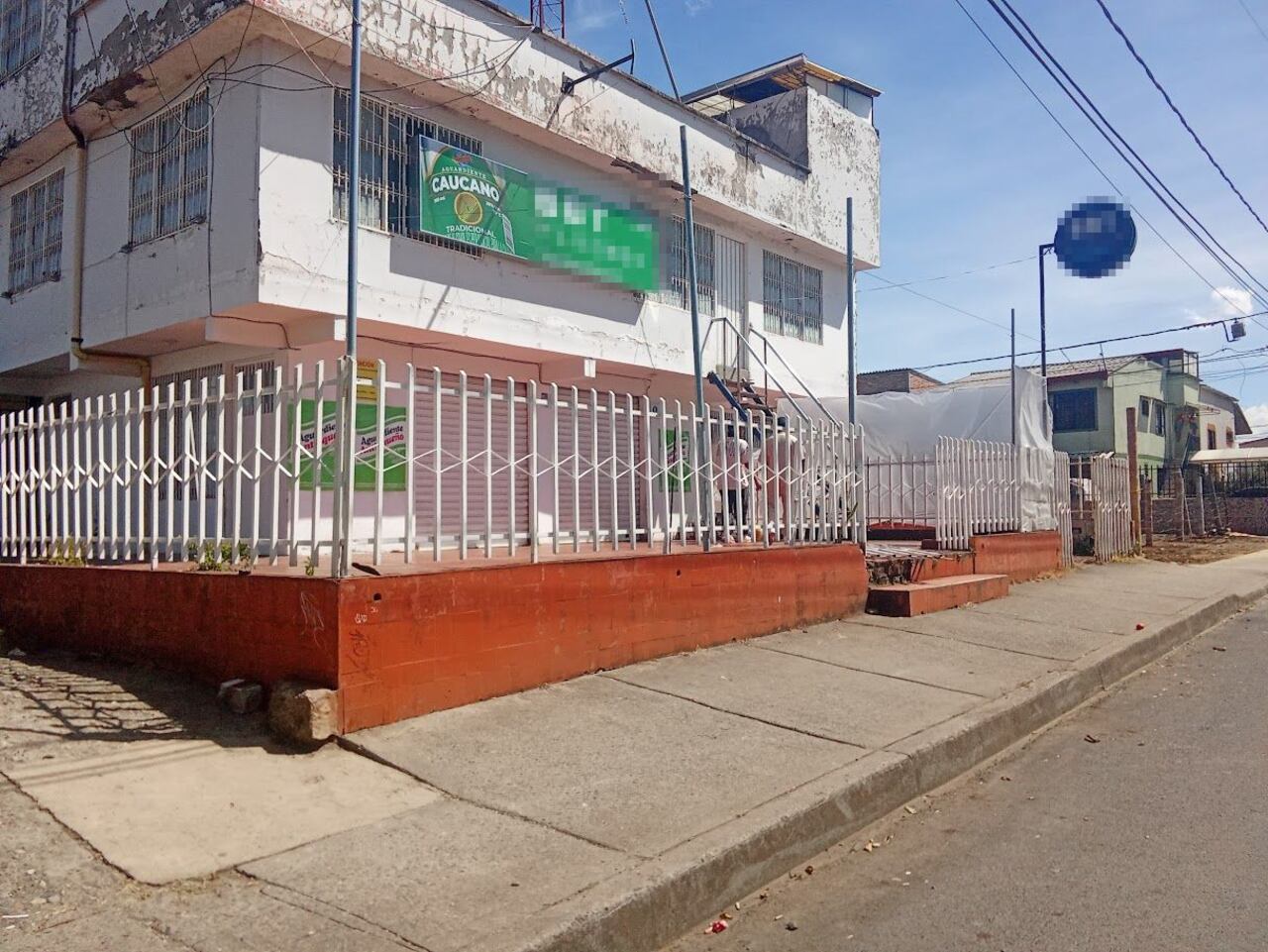 En la madrugada de este domingo 14 de septiembre se presentó una masacre al interior de una discoteca y estanco ubicado en el barrio La Paz, al norte de la ciudad de Popayán.