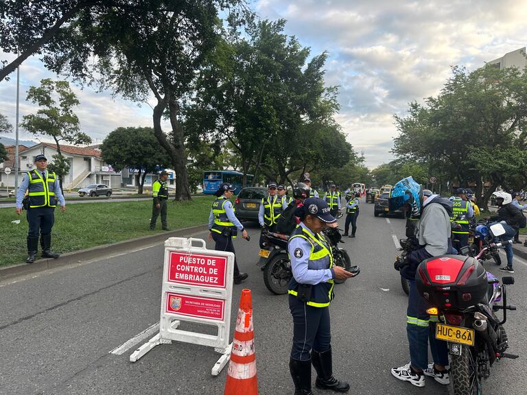 Los operativos continúan reforzados con 700 agentes y la Policía, en el marco del plan “Fortaleza”, que se lleva a cabo este 7 de enero para garantizar el orden en las vías