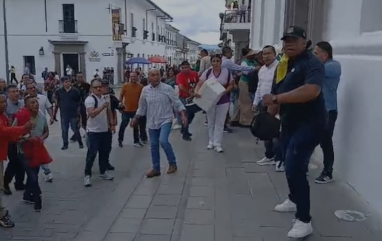 Comunidades afrodescendientes del norte del Cauca llegaron hasta la Gobernación departamental para exigir respuestas frente a diferentes problemáticas sociales y educativas.