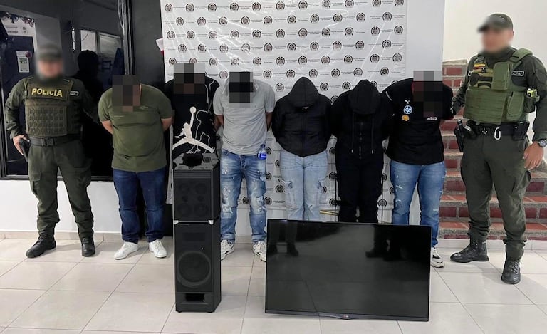 La reacción de las patrullas permitió la captura de estos sujetos, así como la recuperación de los elementos hurtado de una vivienda de El Bordo, Cauca.