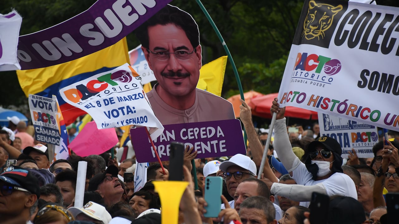 Ivan Cepeda en campaña presidencial, parque de las banderas, Cali.