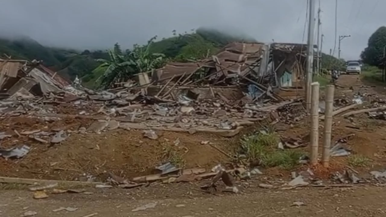 La guerra entre actores armados ilegales en el Cañón del Micay cobra la vida de varias personas, en este caso, un comerciante falleció tras quedar en medio de la podersa explosión que fue dejada en medio de las viviendas de los campesinos.