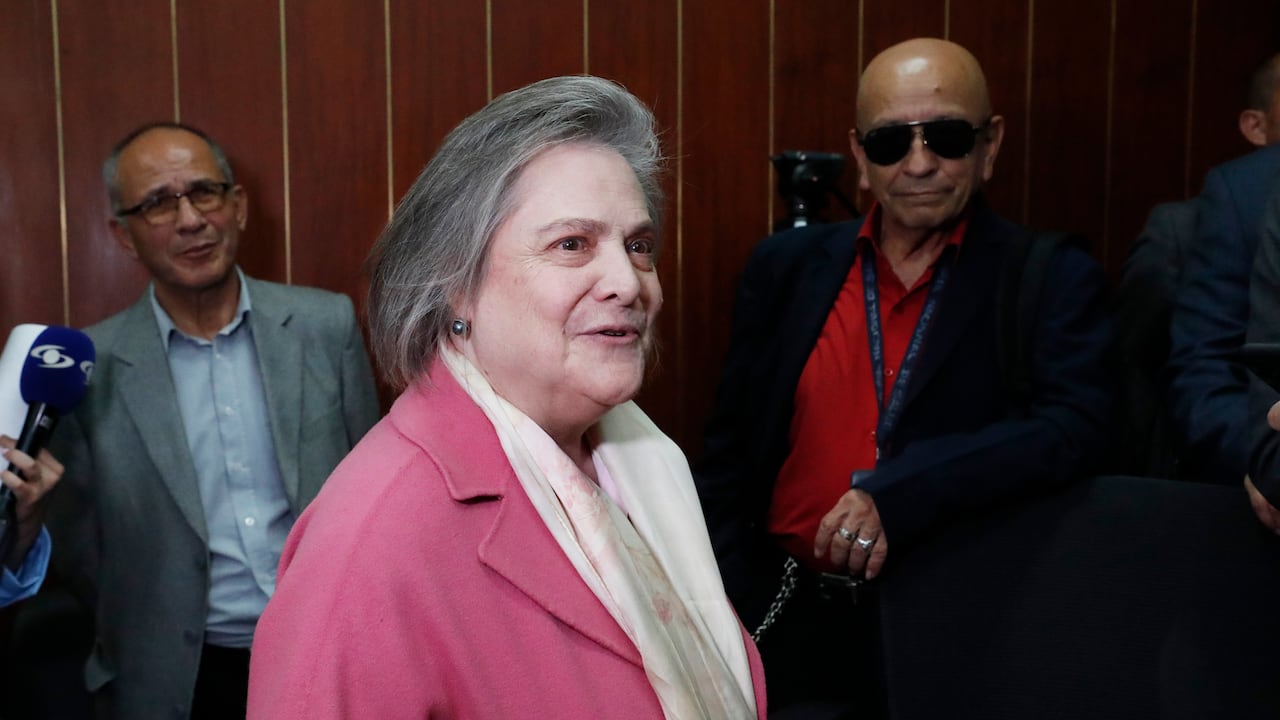 Clara López Obregón