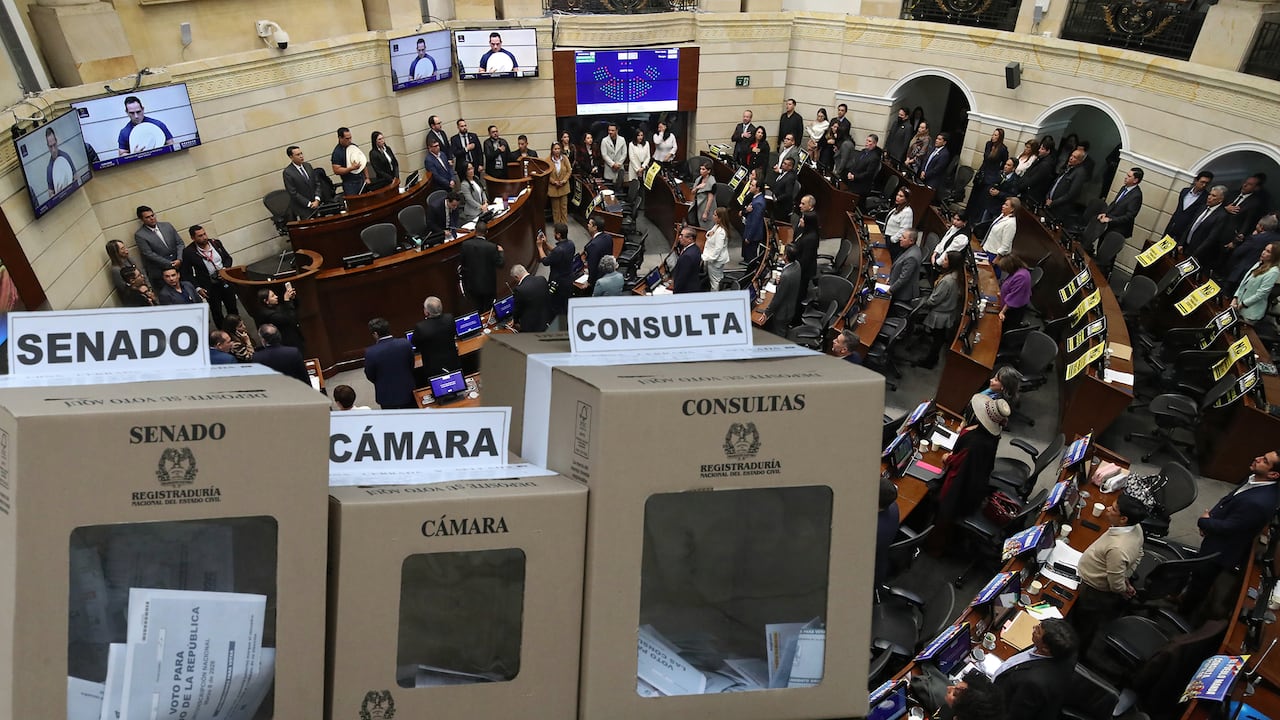 panorámica Plenaria del Senado urnas de votaciones.