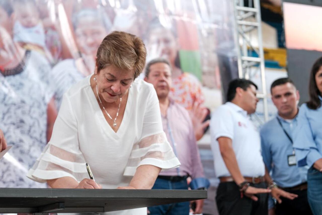 El Presidente estuvo acompañado de la ministra de Trabajo, Gloria Ramírez.