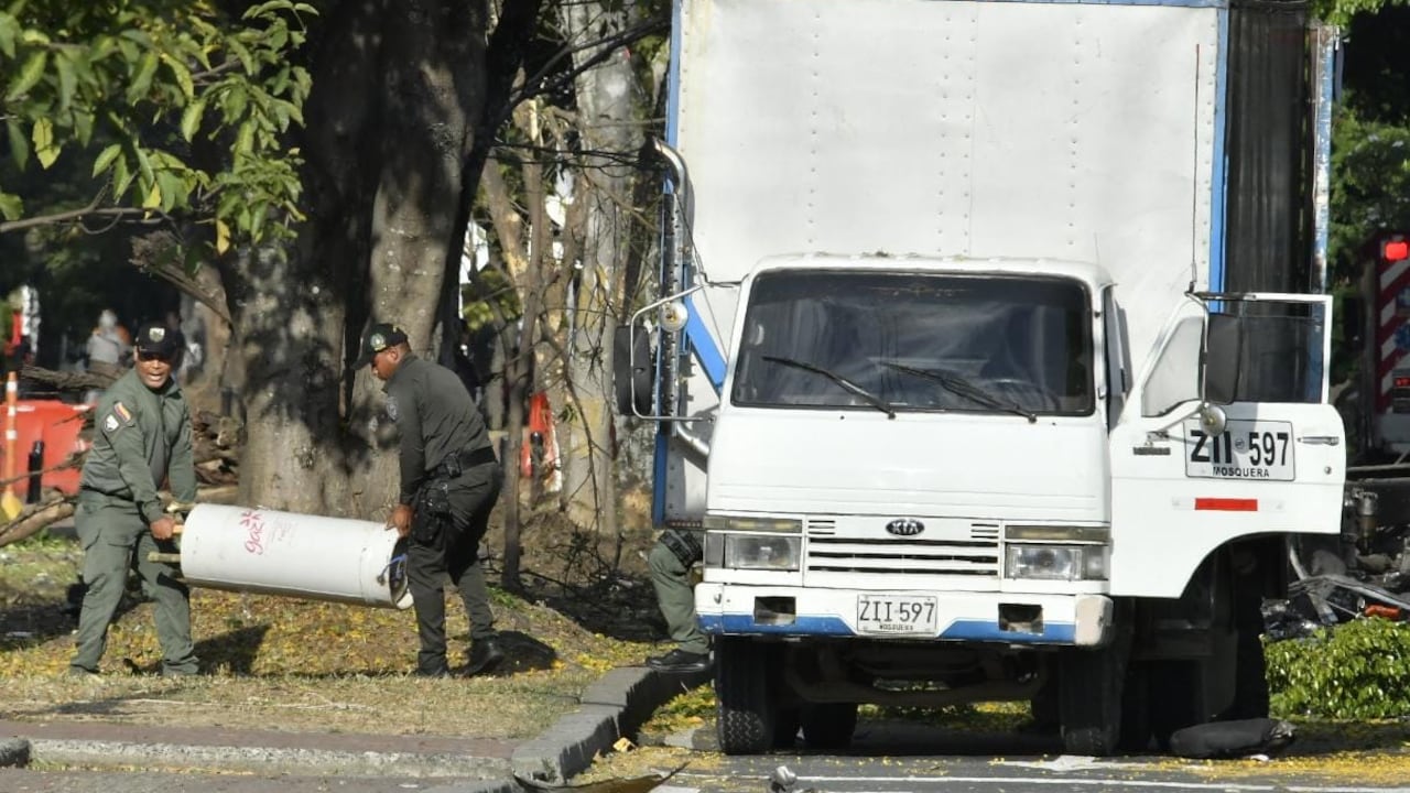 Explosión frente a la base aérea marco Fidel Suárez en Cali