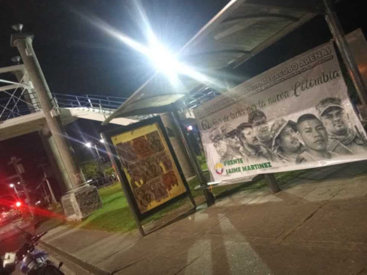 En Popayán fueron hallados panfletos y pancartas alusivas a estructuras disidentes sobre la vía Panamericana y en sectores cercanos a zonas residenciales y comerciales.