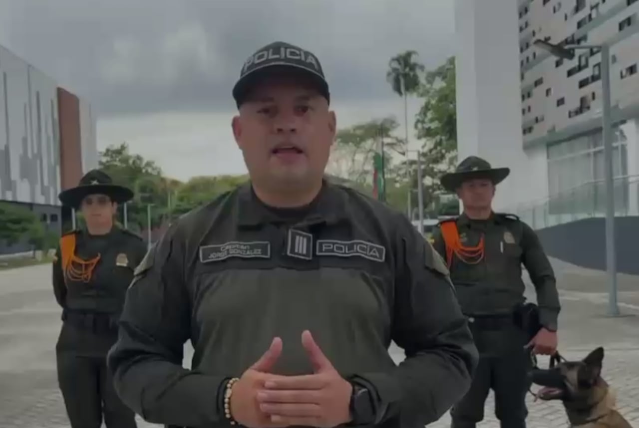 El capitán Jorge Iván González Ortiz (centro), Jefe Seccional de Carabineros y Seguridad Rural del Departamento de Policía Valle, rechazó estos actos contra los animales.