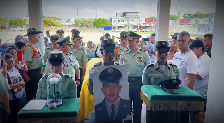 El patrullero Hamer Martínez Sarmiento, adscrito a la Policía Antinarcóticos, fue asesinado en Barrancabermeja durante un aparente intento de hurto.