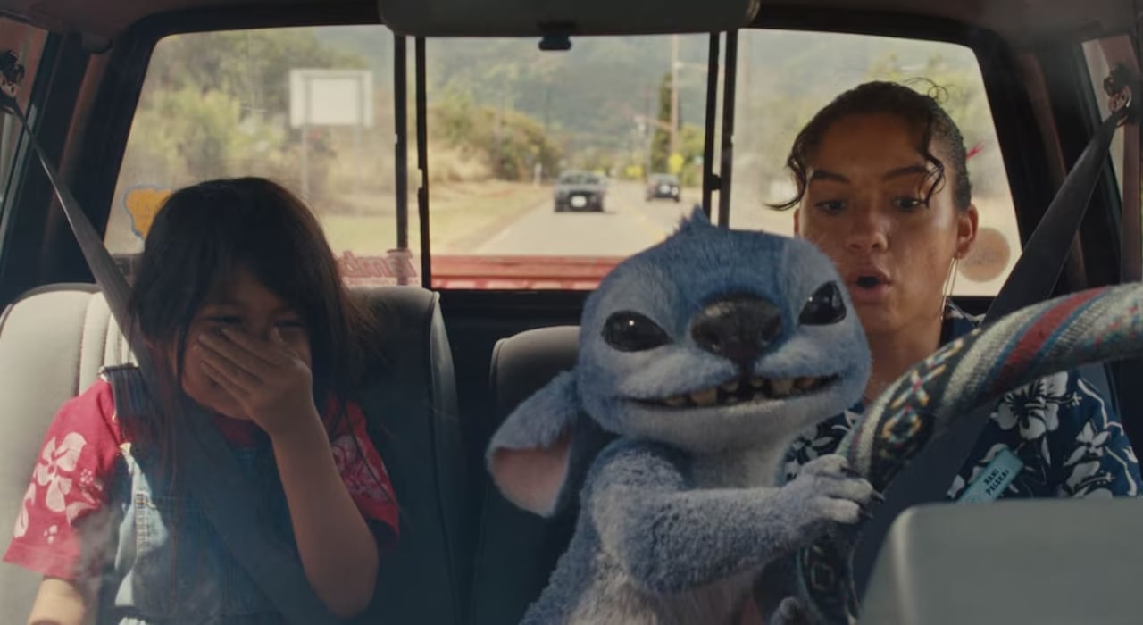 La película, dirigida por Dean Fleischer Camp, mantiene la estructura original, pero con un enfoque más sensible y actualizado que ha sido bien recibido tanto por la crítica como por el público.