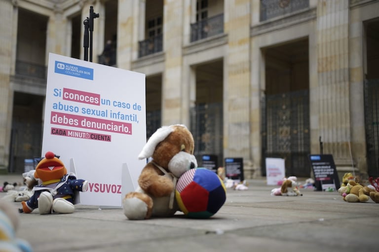 Para combatir la explotación sexual se necesita el apoyo de las autoridades y la ciudadanía. Si conoce un posible caso de explotación sexual denuncie a la Policía, la Fiscalía o ante el Icbf.