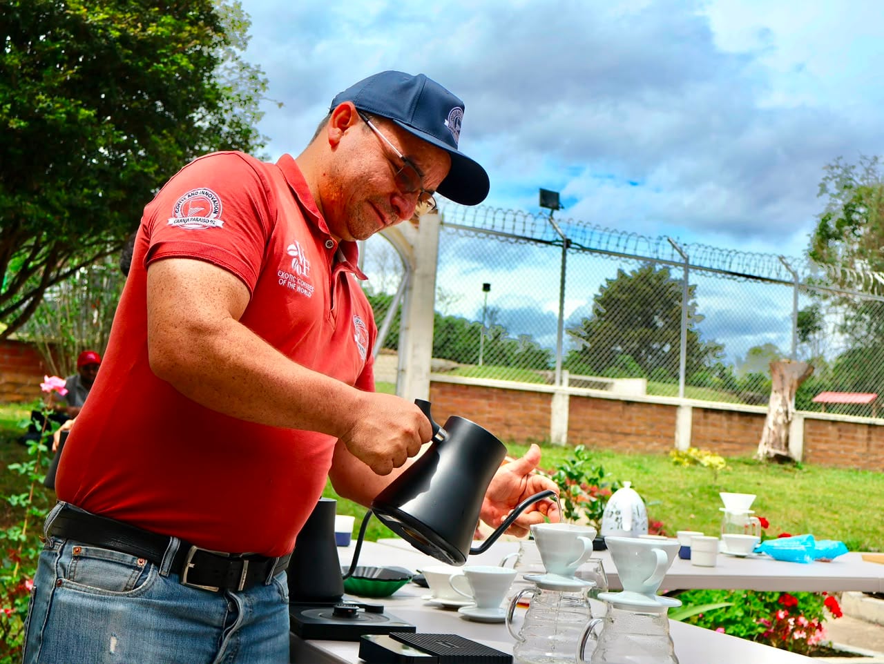 La administración municipal de Suárez promueve la formación de nuevas generaciones de productores de café como una estrategia para impulsar el desarrollo económico, fortalecer el arraigo al territorio y consolidar escenarios de paz en esta región del Cauca.