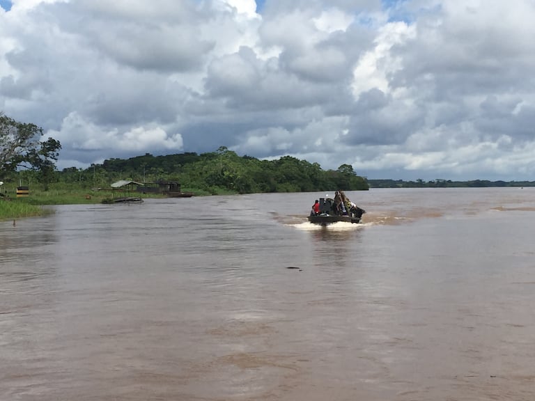 RÍO PUTUMAYO - EMBARCACIÓN