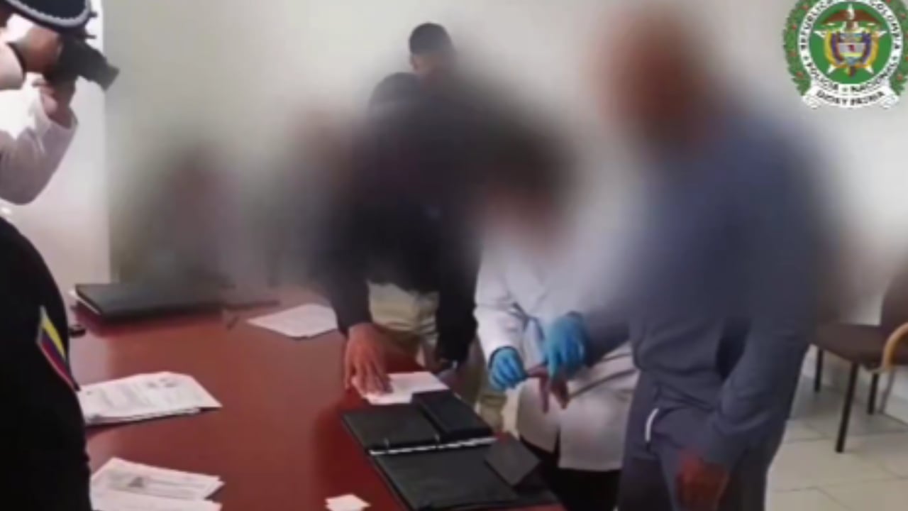 Para garantizar el éxito de las misiones, la estructura desplegaba una red de barcos pesqueros que cumplían funciones de escolta y vigilancia.