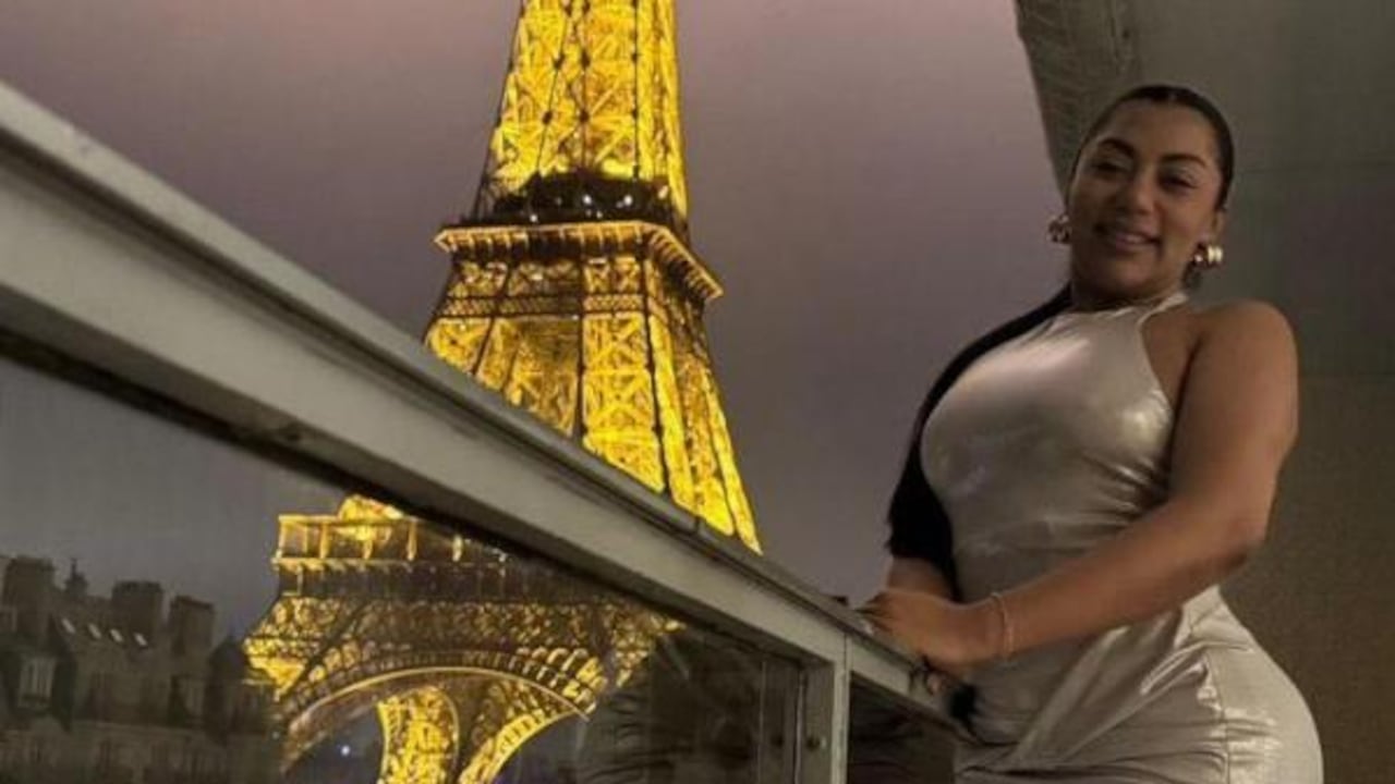 La senadora Martha Peralta estuvo de vacaciones por París.