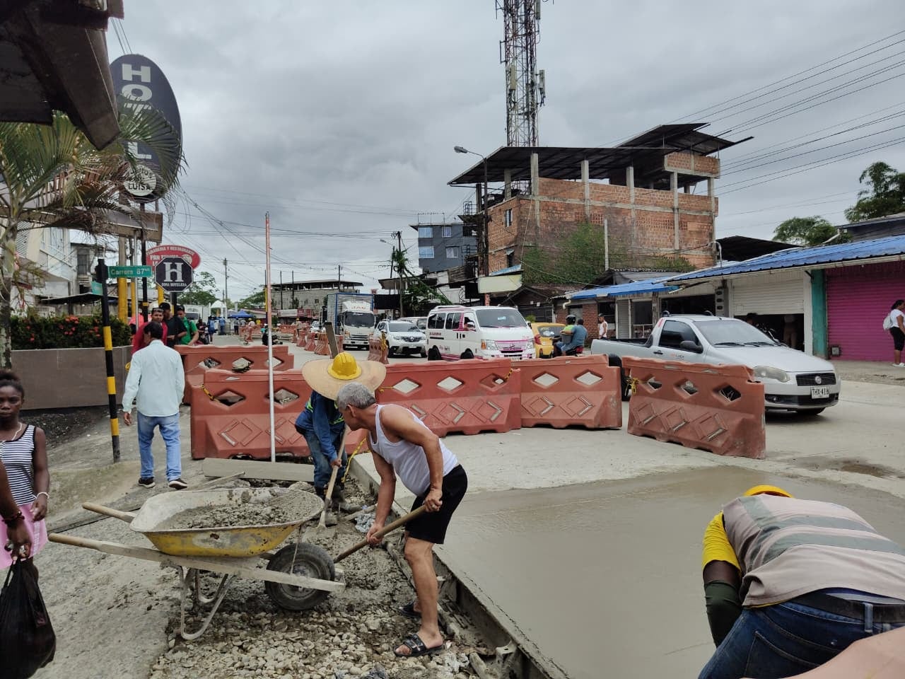 Viajar a Buenaventura se convirtió en un calvario por extensos trancones en la vía
