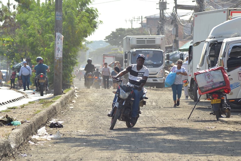 El País Denuncia, Obra Inconclusa Alcaldía Cra 27 Calle 103 La Casona.