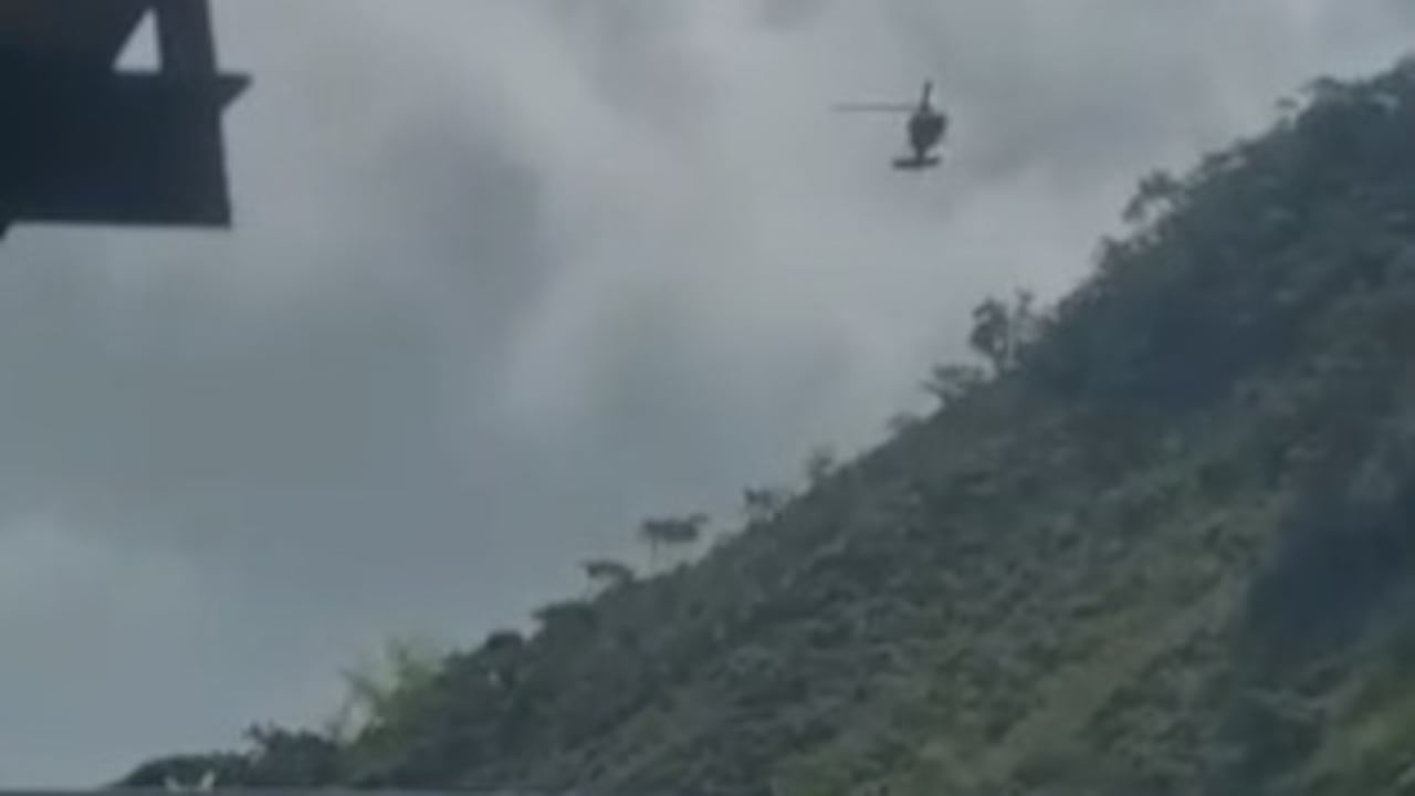 En Huisitó, El Tambo, los alzados en armas atacaron el helicoptero que llegó a apoyar a los militares que en tierra se enfrentaban a esta grupo armado al margen de la ley.