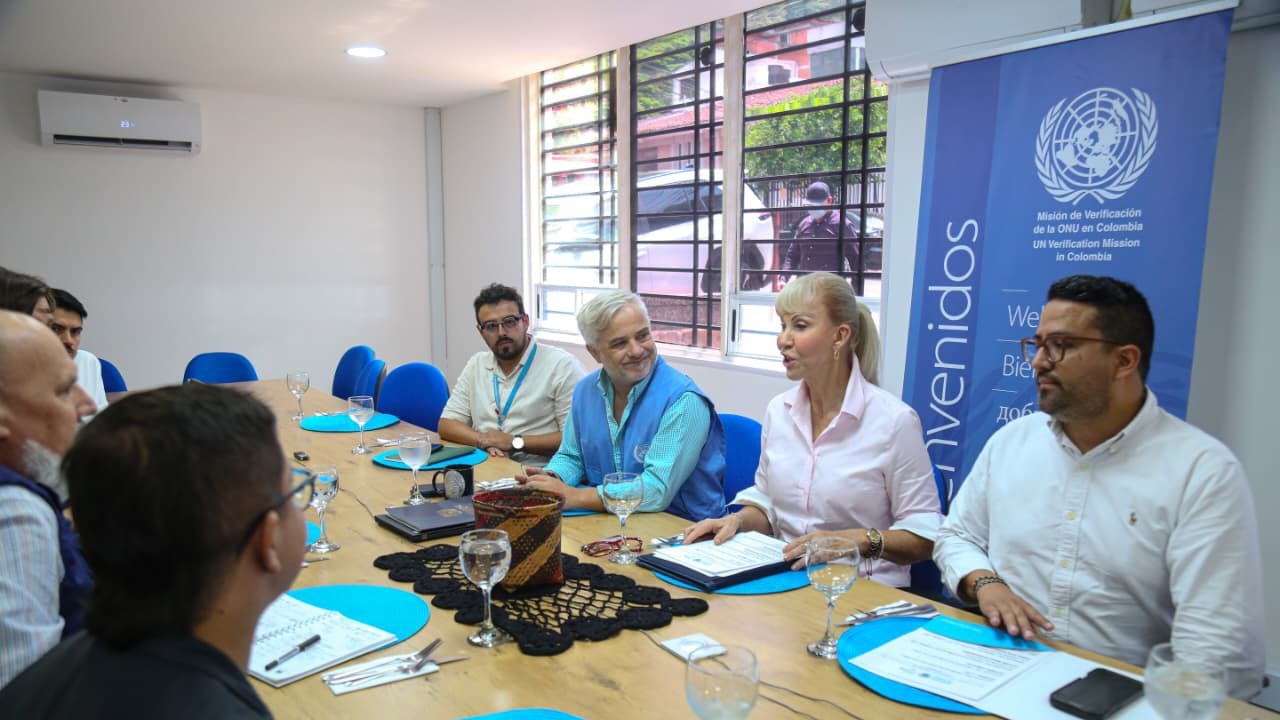 La Gobernadora del Valle sostuvo un encuentro con las delegaciones de observación electoral de la Misión de Observación Electoral (MOE) y la Misión de Verificación de la ONU.