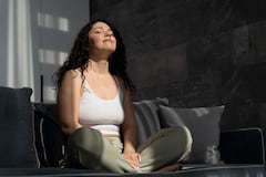 CÓMO DEJAR DE VIVIR EN PILOTO AUTOMÁTICO Y TOMAR MEJORES DECISIONES CADA DÍA.
