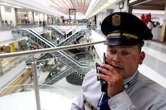 Casi 400.000 personas trabajan en labores de vigilancia en Colombia.