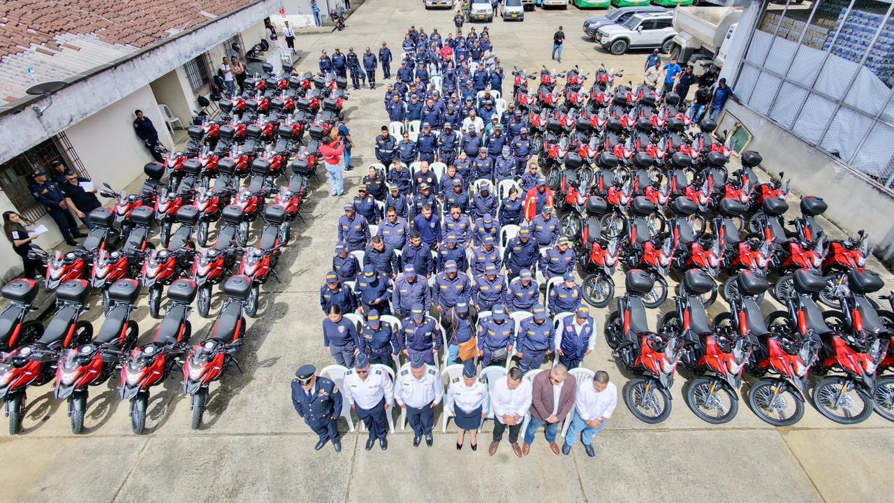 Se espera que con estos vehículos, las comunidades caucanas reciban a tiempo los servicios que prestan los bomberos en cada municipio.