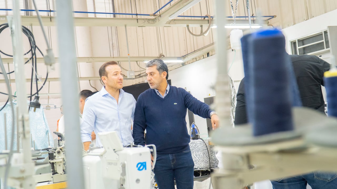 Sobre este proceso, el alcalde Juan Carlos Muñoz Bravo resaltó la recuperación y reactivación del Centro Industrial y Textil de Popayán, subrayando que este proyecto se constituye en una alternativa real para dinamizar la economía y fortalecer los encadenamientos productivos del municipio. De igual manera, agradeció la participación de empresarios y representantes del sector textil, destacando su compromiso con el desarrollo económico y social de la región.