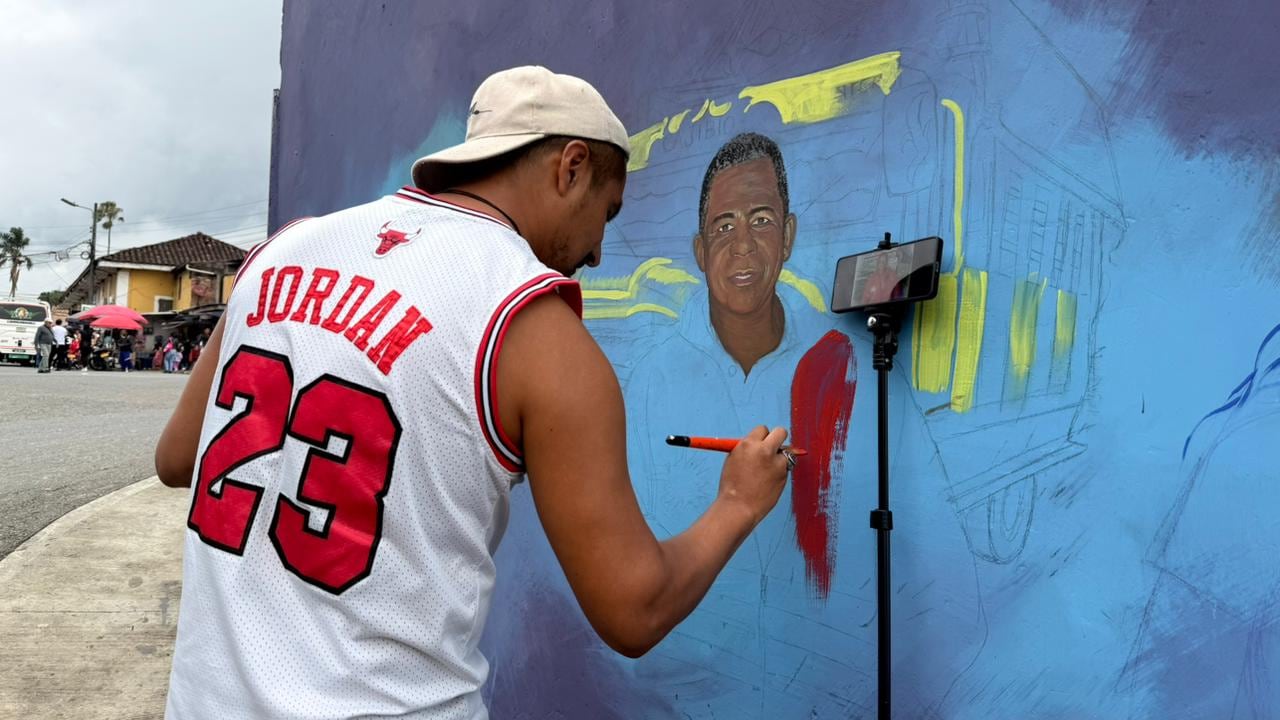 Varios artistas del centro del Cauca lideran la creación de un mural en homenaje a las víctimas del atentado ocurrido el 25 de abril de 2026.