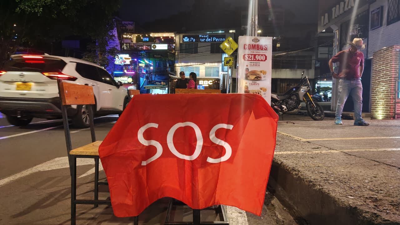 Este 24 de noviembre de 2025 se realiza una protesta por parte de algunos bares en la zona del Parque del Perro, sur de Cali.