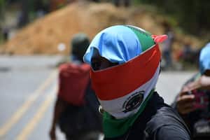 Comunidades Indígenas bloquearon la vía Panamericana que comunica a Popayán y Cali, específicamente en el kilómetro 27, a la altura del sector que es conocido como Quebrada Grande, en Piendamó, Cauca.