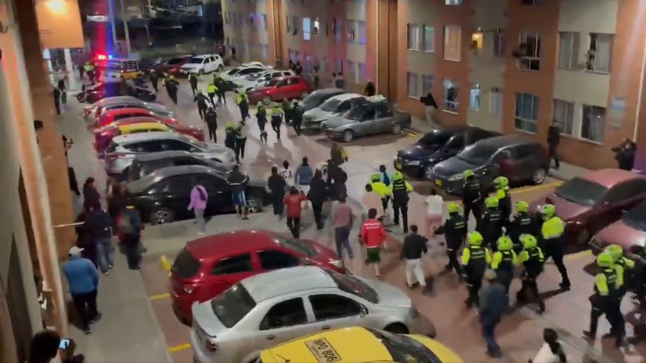 Enfrentamientos entre Esmad y comunidad en conjunto residencial de Usme tras captura de menor por presunto abuso