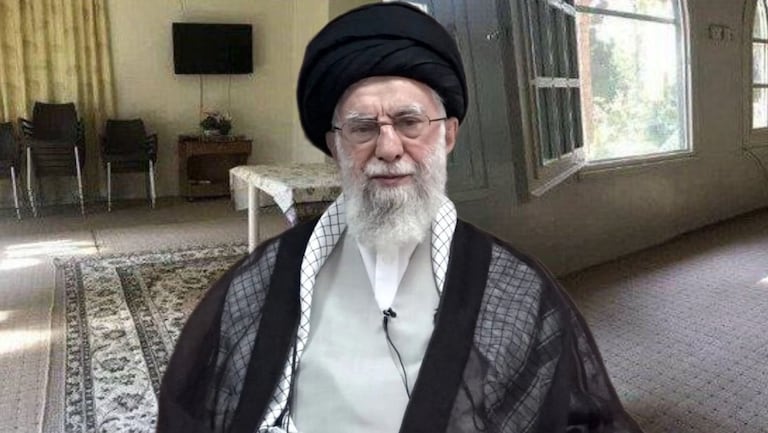 Tras confirmarse su muerte, difunden imágenes de la oficina donde estaba Alí Jamenei