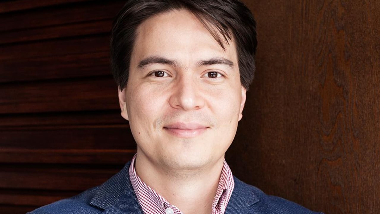 Óscar Hernández es director para América Latina de Open Contracting Partnership, donde lidera un portafolio de proyectos en 12 países. Asesora a gobiernos en modernización del Estado, gestión del gasto público y transformación digital. Es economista y filósofo de la Universidad de los Andes y magíster en Asuntos Públicos de la Universidad de Princeton.
