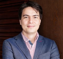 Óscar Hernández es director para América Latina de Open Contracting Partnership, donde lidera un portafolio de proyectos en 12 países. Asesora a gobiernos en modernización del Estado, gestión del gasto público y transformación digital. Es economista y filósofo de la Universidad de los Andes y magíster en Asuntos Públicos de la Universidad de Princeton.