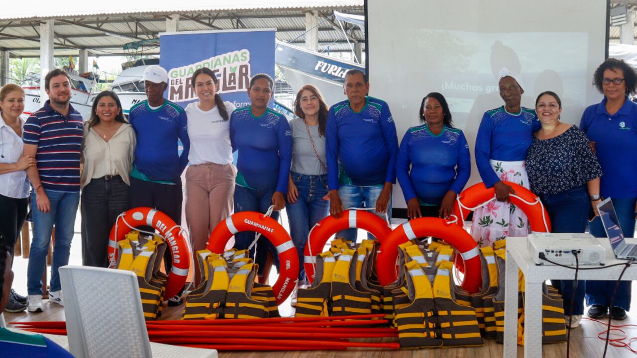 El enfoque de las Guardianas del Manglar se basa en el modelo de economía circular, una filosofía que busca aprovechar los recursos de manera sostenible y reducir los desechos sólidos.