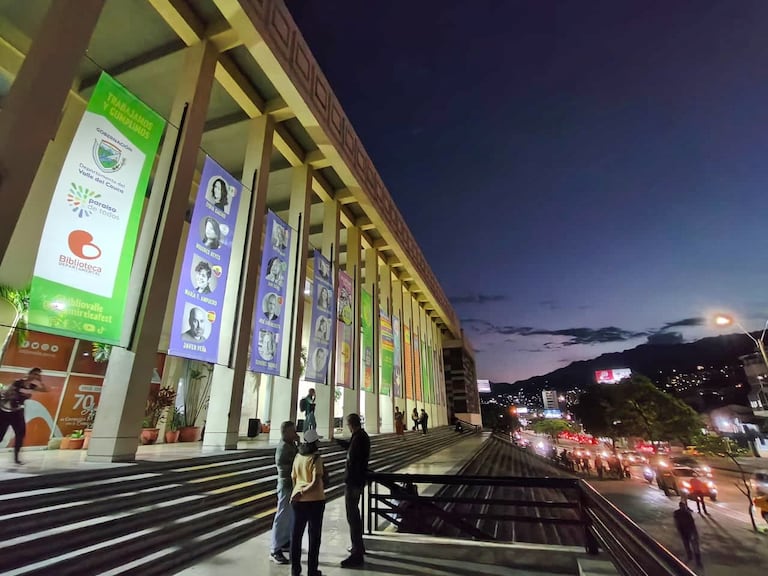 La Biblioteca Departamental Jorge Garces Borrero, hubicada en la Manzana del Saber en Cali. Foto Jorge Orozco.