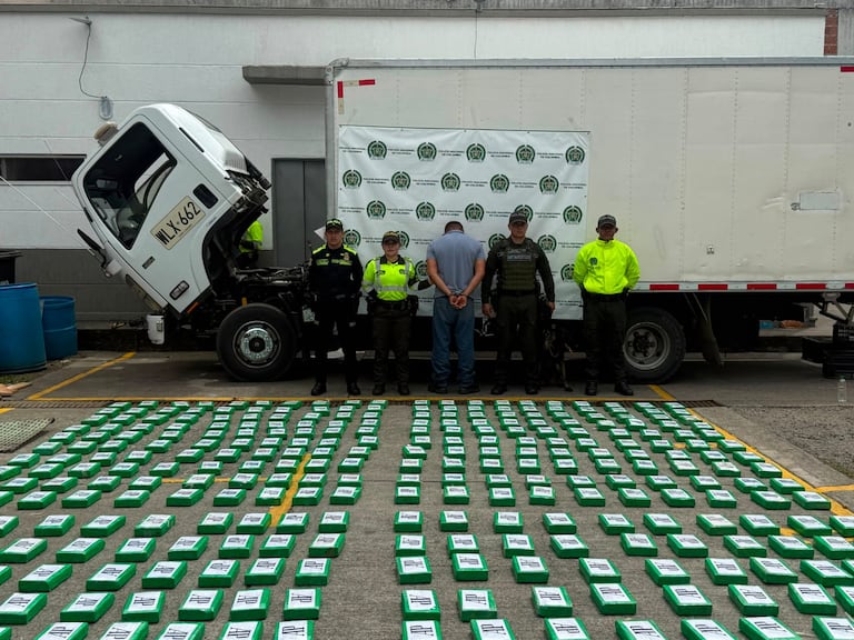 Las autoridades detectaron cargamentos camuflados en rollos de fibra de vidrio, cajas de atún, costales de arroz y compartimentos ocultos de vehículos.