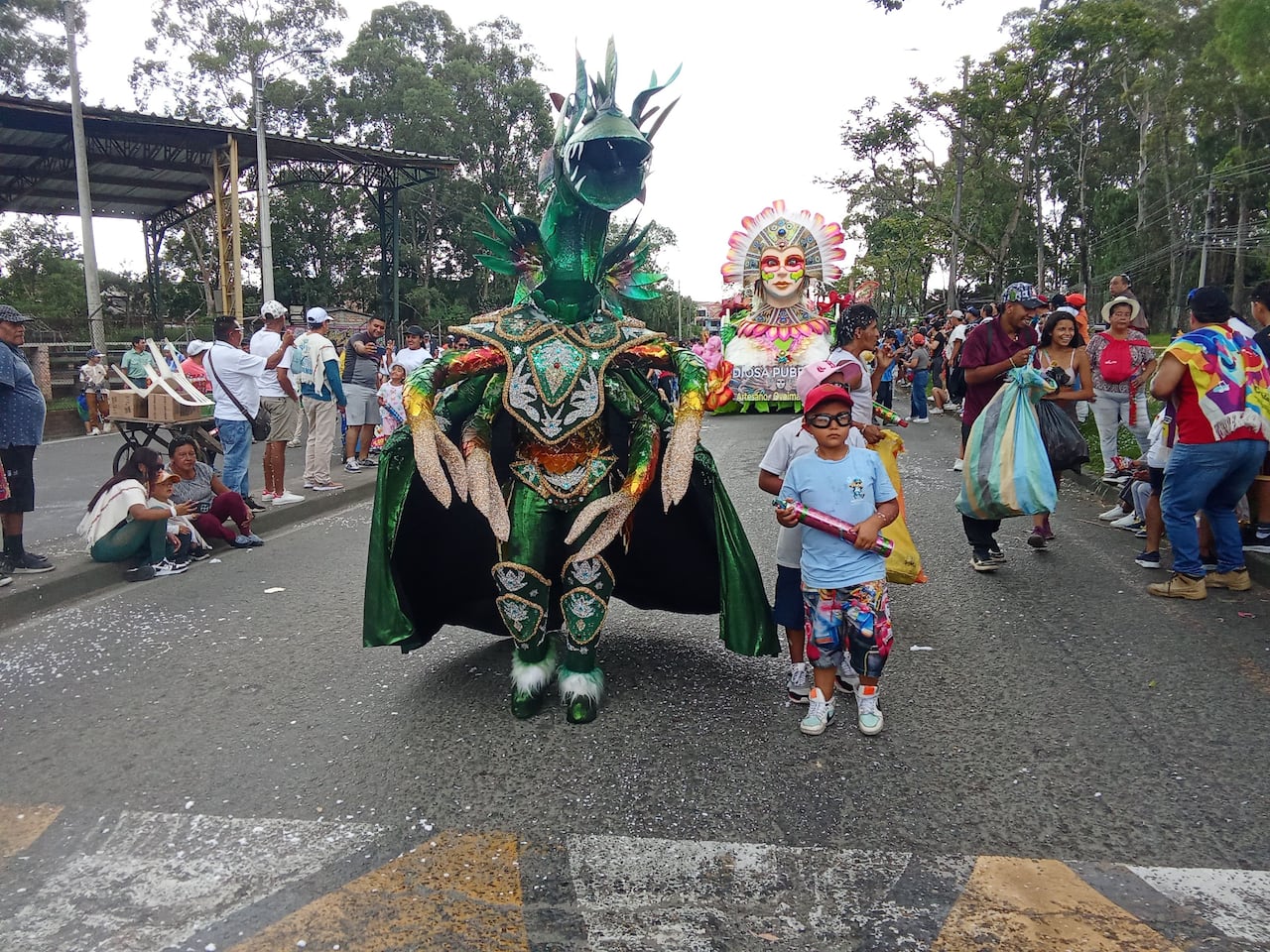 En el tercer día de las Fiestas de Pubenza 2026, las calles de Popayán se transformaron en un gran escenario cultural con la realización del Gran Desfile de Pubenza, una jornada que convocó a familias, visitantes, gestores culturales y artistas locales en torno a las tradiciones que hacen parte de la memoria colectiva de la capital caucana.