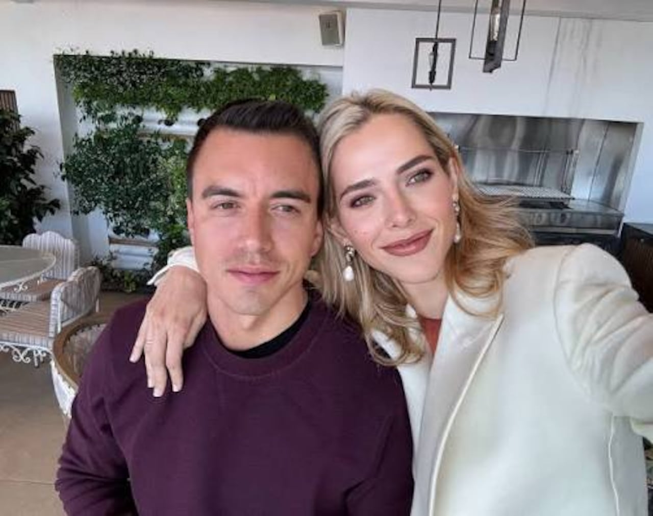 Daniel Noboa junto a su esposa Lavinia Valbonesi, primera dama de Ecuador.